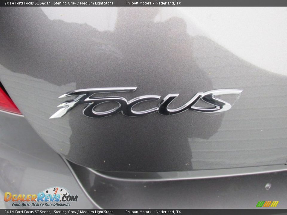2014 Ford Focus SE Sedan Sterling Gray / Medium Light Stone Photo #13