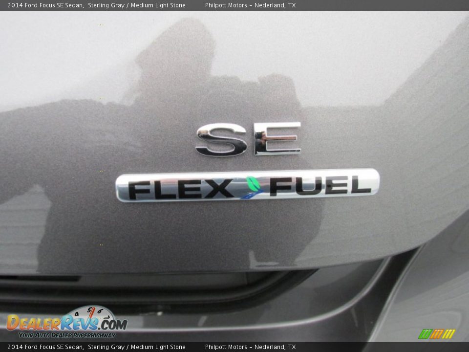 2014 Ford Focus SE Sedan Sterling Gray / Medium Light Stone Photo #14