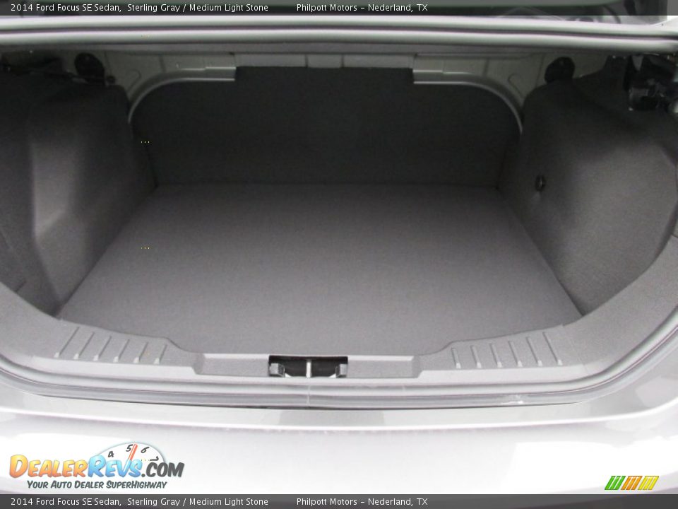 2014 Ford Focus SE Sedan Sterling Gray / Medium Light Stone Photo #15
