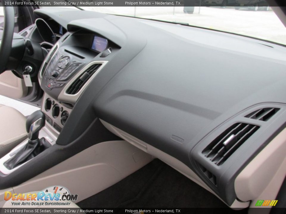 2014 Ford Focus SE Sedan Sterling Gray / Medium Light Stone Photo #17