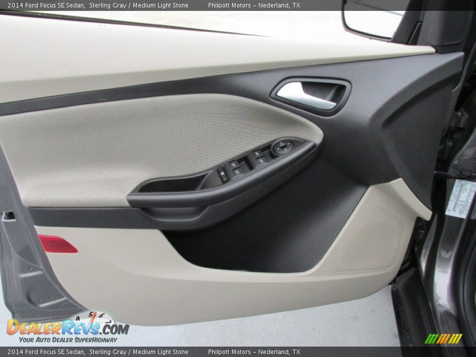 2014 Ford Focus SE Sedan Sterling Gray / Medium Light Stone Photo #20