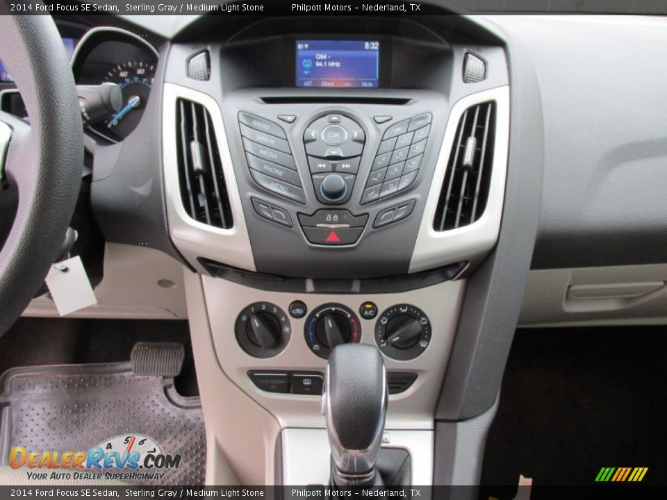 2014 Ford Focus SE Sedan Sterling Gray / Medium Light Stone Photo #25