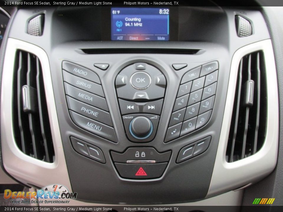 2014 Ford Focus SE Sedan Sterling Gray / Medium Light Stone Photo #26
