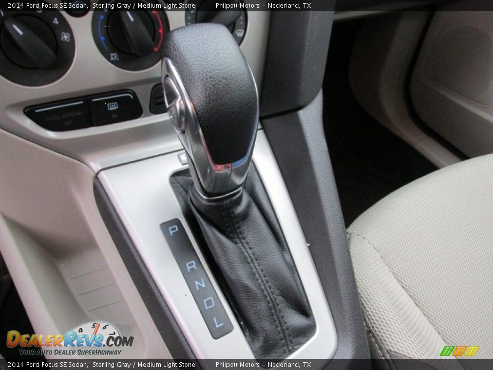 2014 Ford Focus SE Sedan Sterling Gray / Medium Light Stone Photo #28