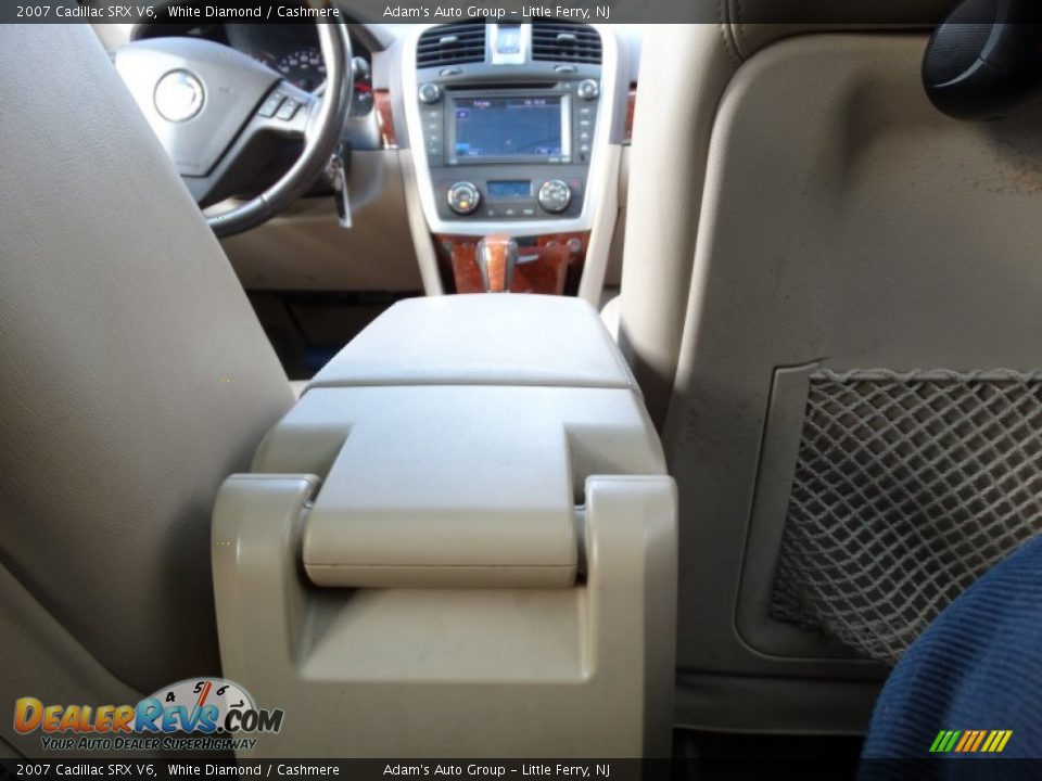 2007 Cadillac SRX V6 White Diamond / Cashmere Photo #19