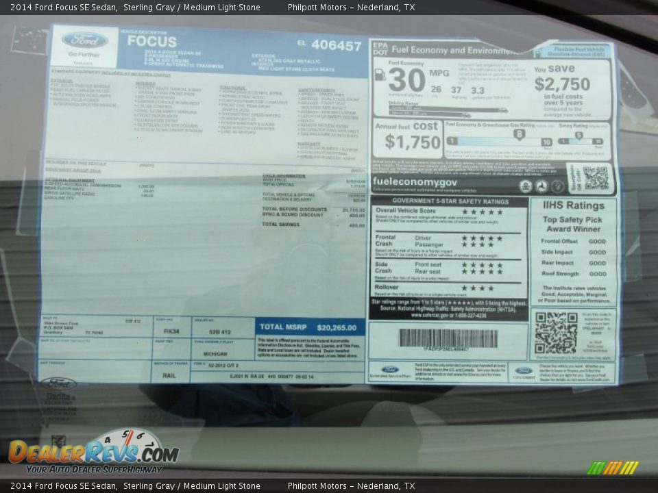 2014 Ford Focus SE Sedan Sterling Gray / Medium Light Stone Photo #32