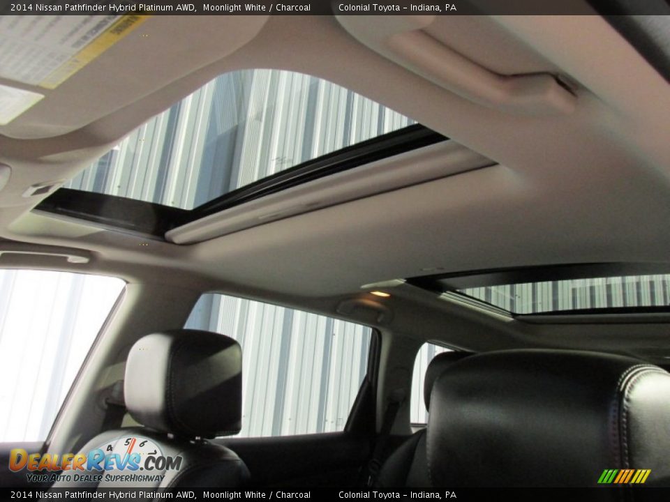 2014 Nissan Pathfinder Hybrid Platinum AWD Moonlight White / Charcoal Photo #10