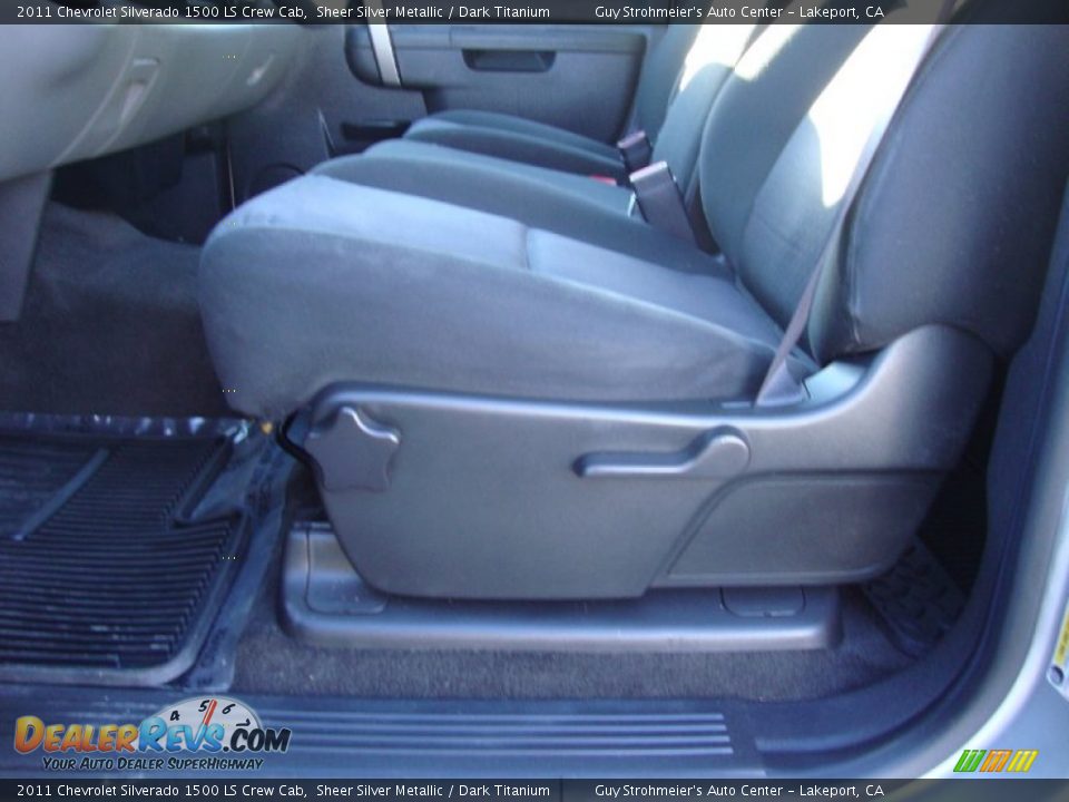2011 Chevrolet Silverado 1500 LS Crew Cab Sheer Silver Metallic / Dark Titanium Photo #20
