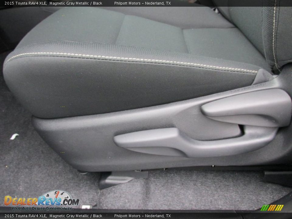 2015 Toyota RAV4 XLE Magnetic Gray Metallic / Black Photo #25