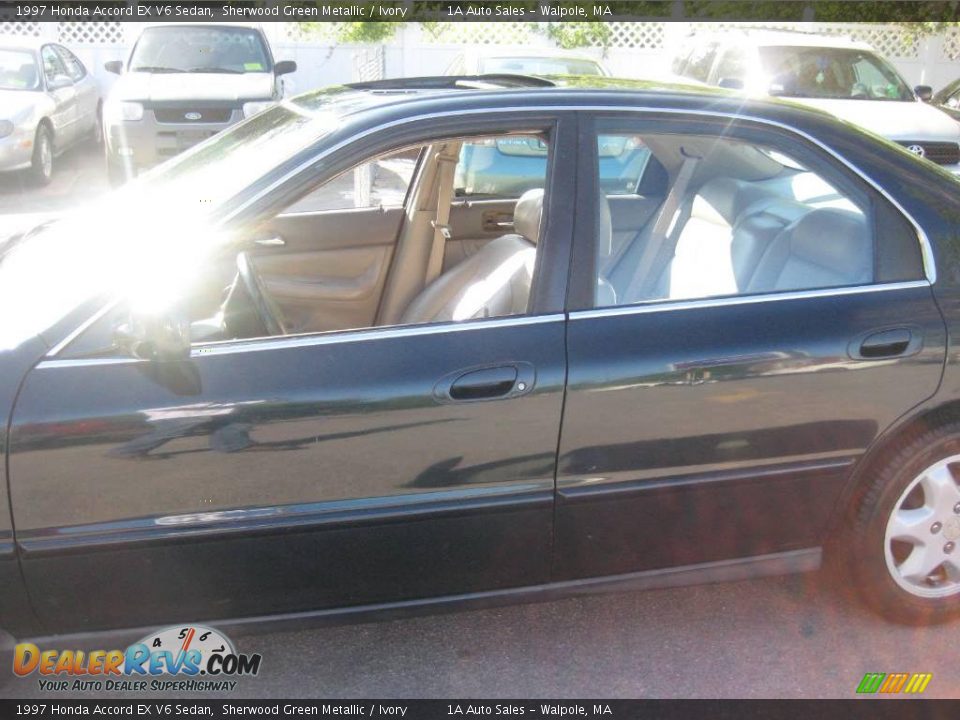 1997 Honda Accord EX V6 Sedan Sherwood Green Metallic / Ivory Photo #8