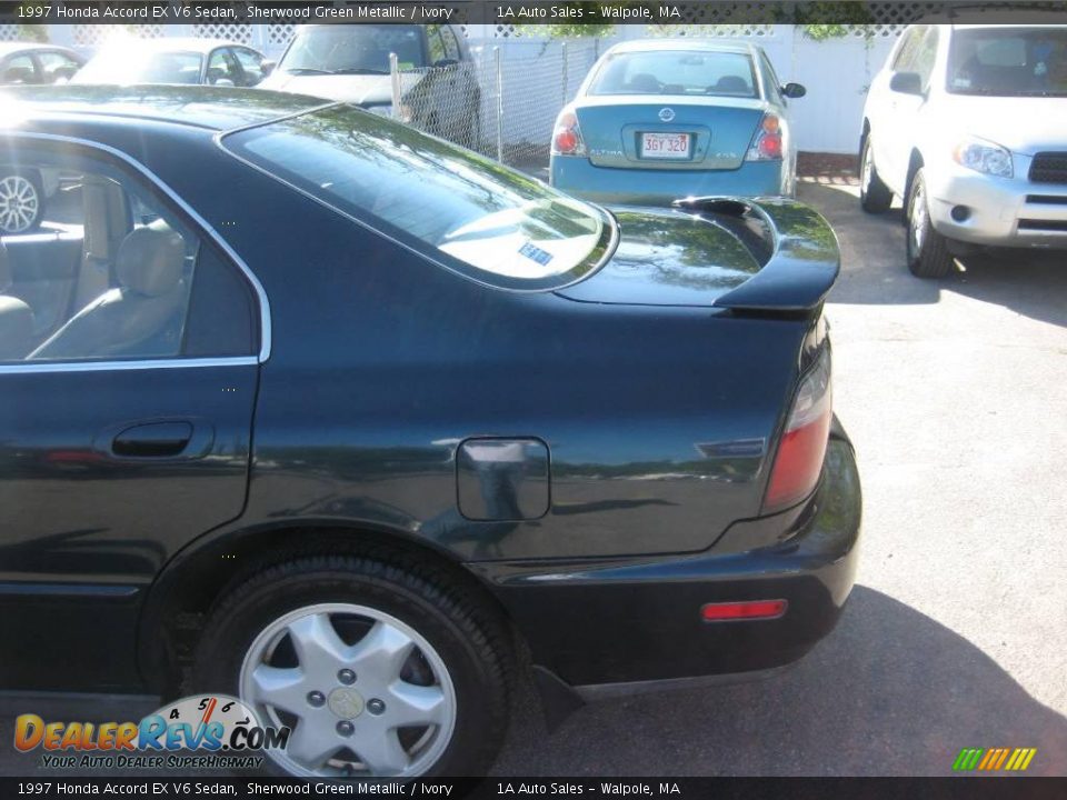 1997 Honda Accord EX V6 Sedan Sherwood Green Metallic / Ivory Photo #9