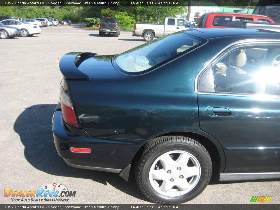 1997 Honda Accord EX V6 Sedan Sherwood Green Metallic / Ivory Photo #13