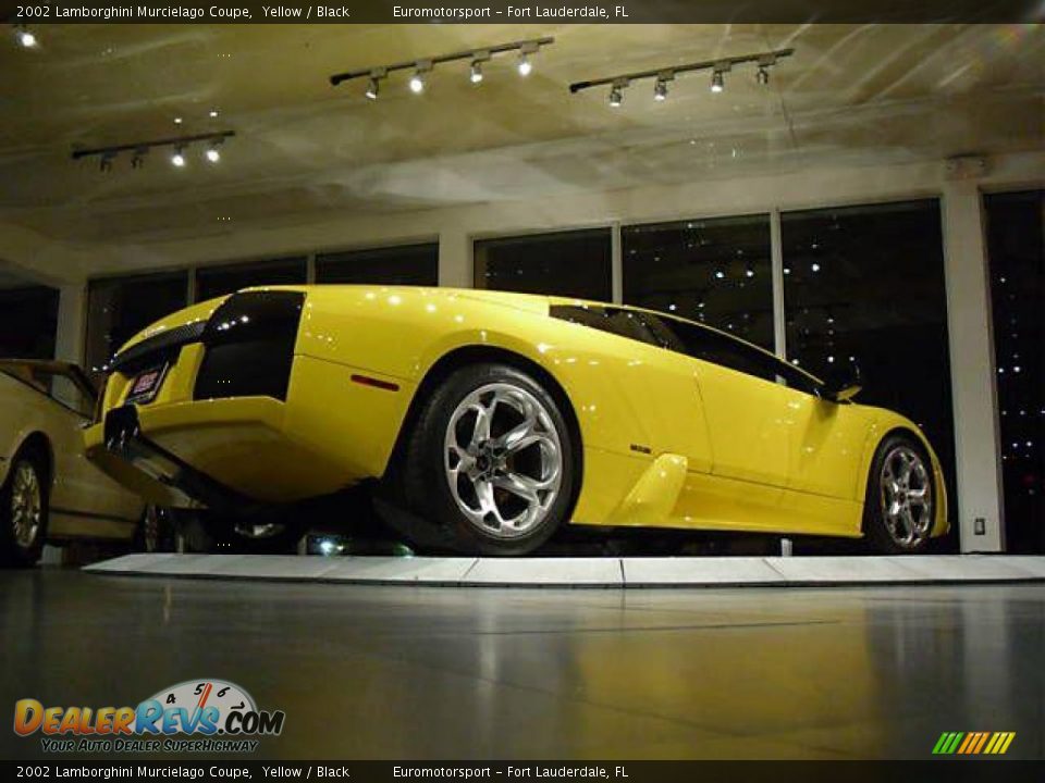 2002 Lamborghini Murcielago Coupe Yellow / Black Photo #2