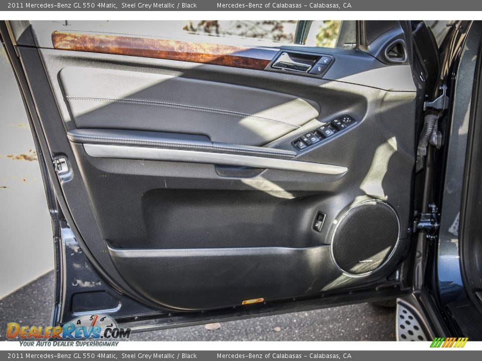 Door Panel of 2011 Mercedes-Benz GL 550 4Matic Photo #18