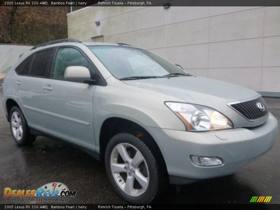 Front 3/4 View of 2005 Lexus RX 330 AWD Photo #1