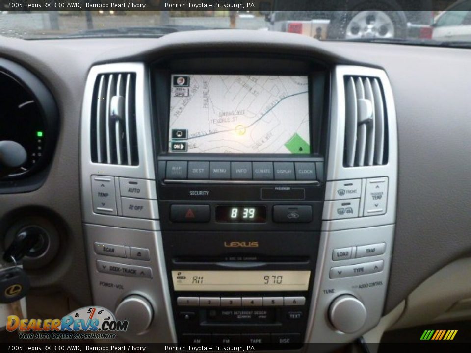 Controls of 2005 Lexus RX 330 AWD Photo #3