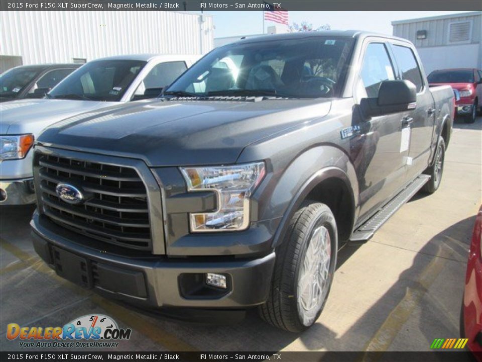 Front 3/4 View of 2015 Ford F150 XLT SuperCrew Photo #4