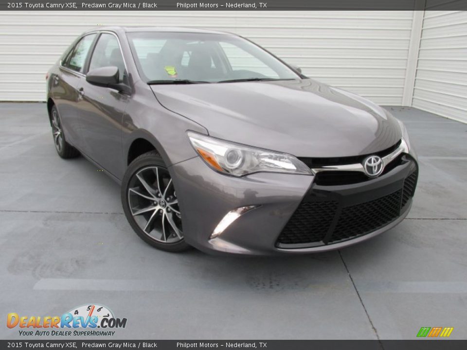 Front 3/4 View of 2015 Toyota Camry XSE Photo #1