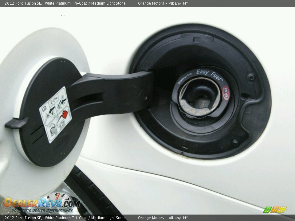 2012 Ford Fusion SE White Platinum Tri-Coat / Medium Light Stone Photo #24