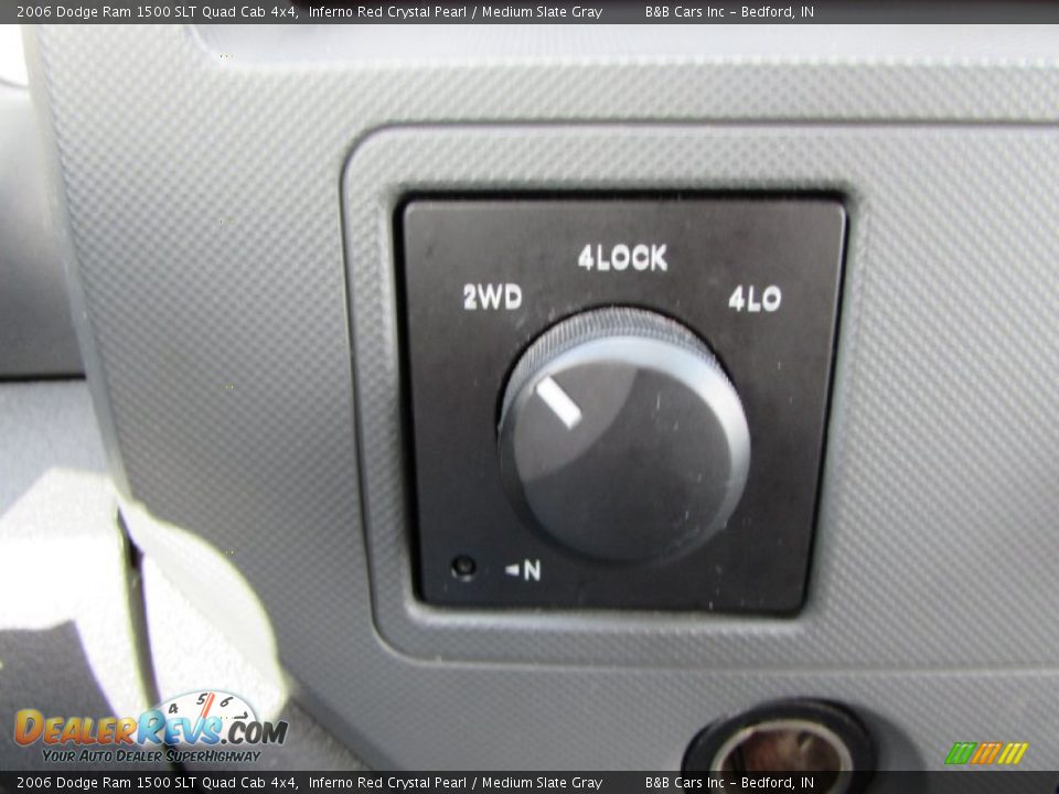 2006 Dodge Ram 1500 SLT Quad Cab 4x4 Inferno Red Crystal Pearl / Medium Slate Gray Photo #31