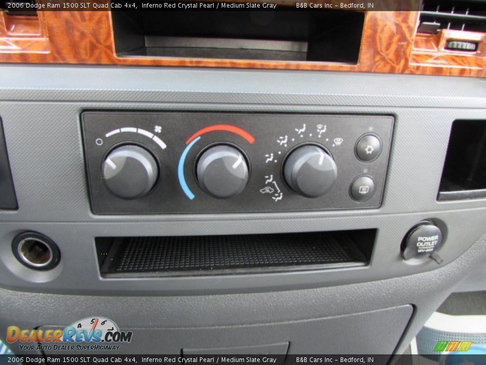 2006 Dodge Ram 1500 SLT Quad Cab 4x4 Inferno Red Crystal Pearl / Medium Slate Gray Photo #33