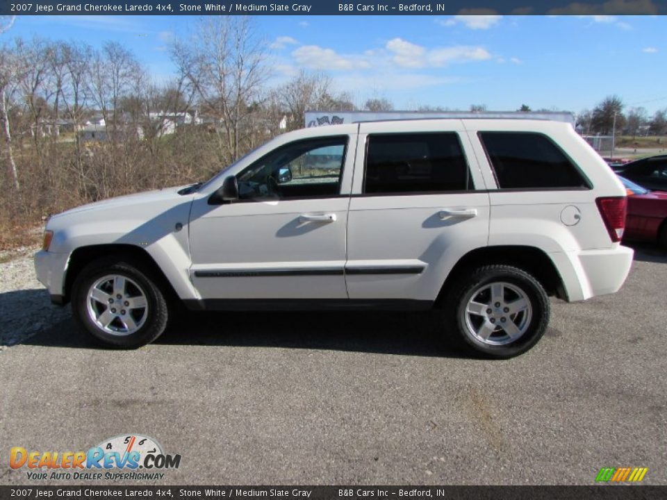 2007 Jeep Grand Cherokee Laredo 4x4 Stone White / Medium Slate Gray Photo #1