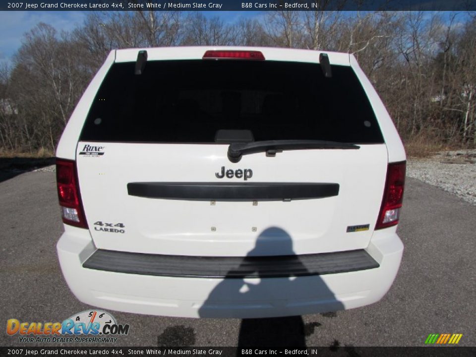 2007 Jeep Grand Cherokee Laredo 4x4 Stone White / Medium Slate Gray Photo #4