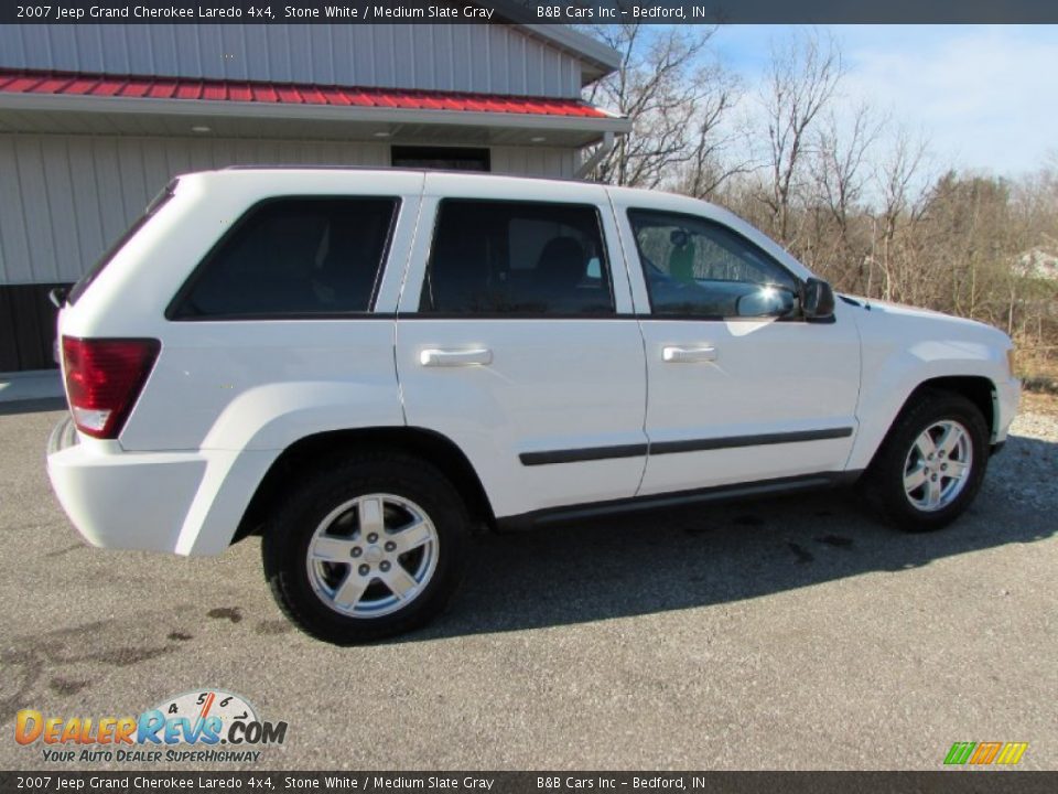 2007 Jeep Grand Cherokee Laredo 4x4 Stone White / Medium Slate Gray Photo #6