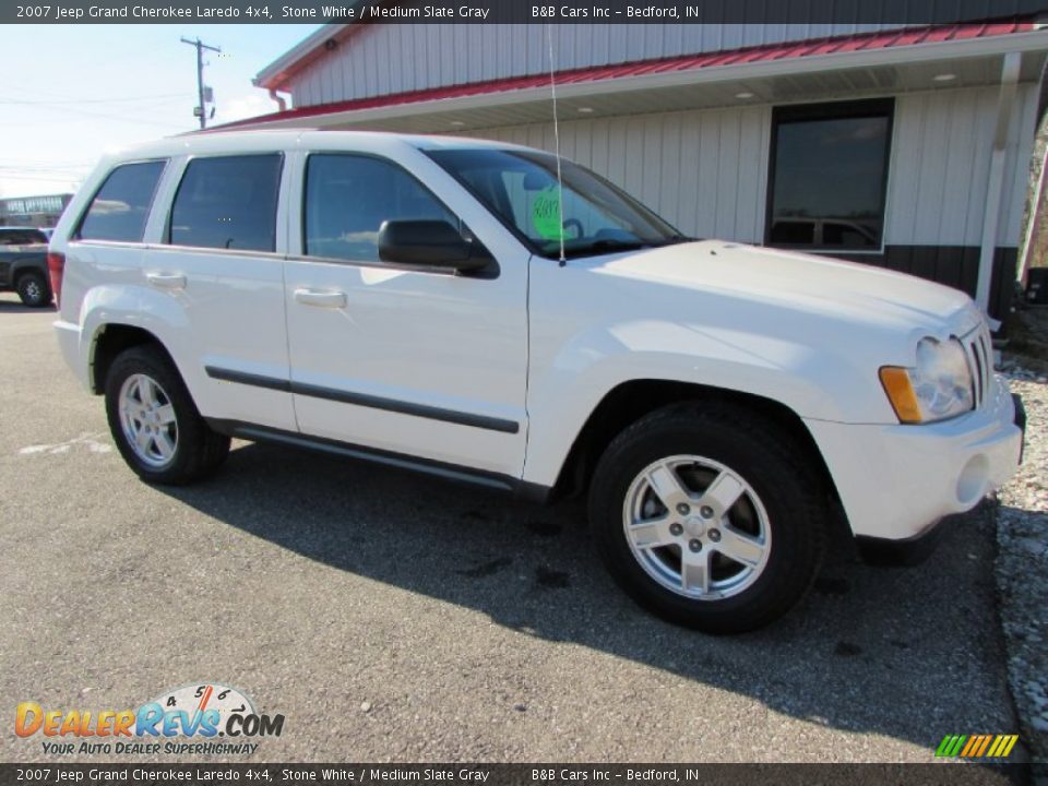 2007 Jeep Grand Cherokee Laredo 4x4 Stone White / Medium Slate Gray Photo #7
