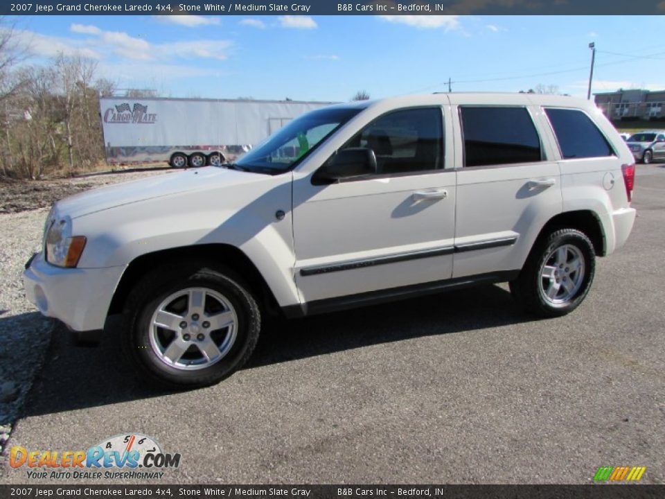 2007 Jeep Grand Cherokee Laredo 4x4 Stone White / Medium Slate Gray Photo #8