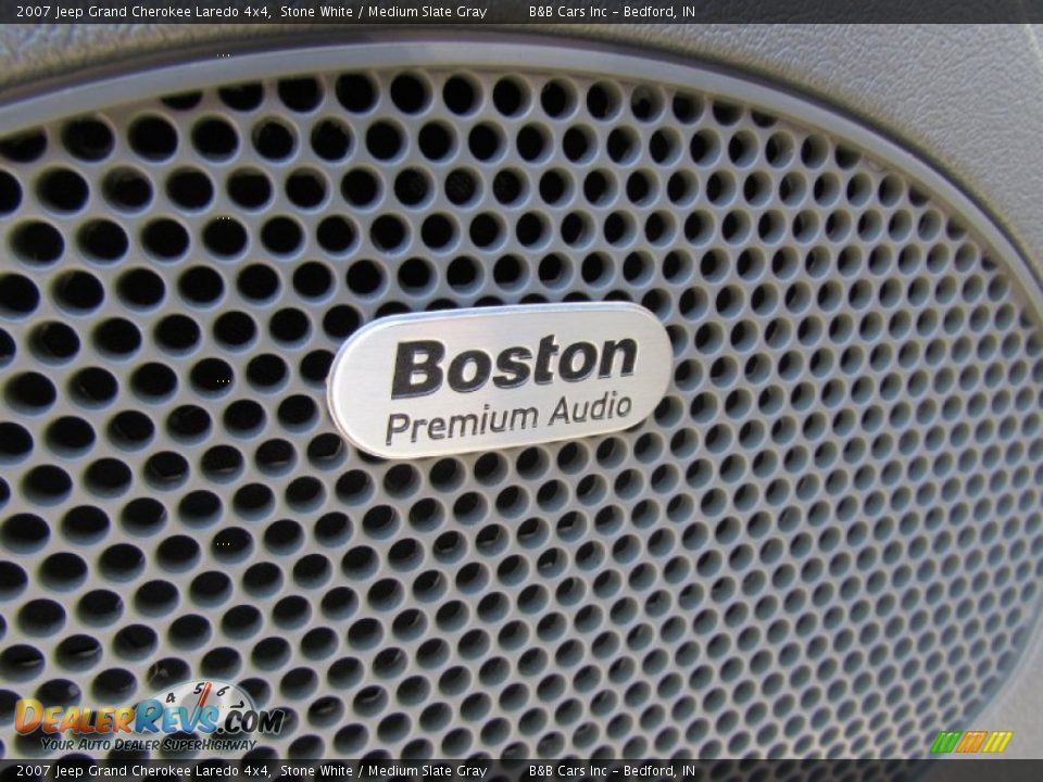 2007 Jeep Grand Cherokee Laredo 4x4 Stone White / Medium Slate Gray Photo #27