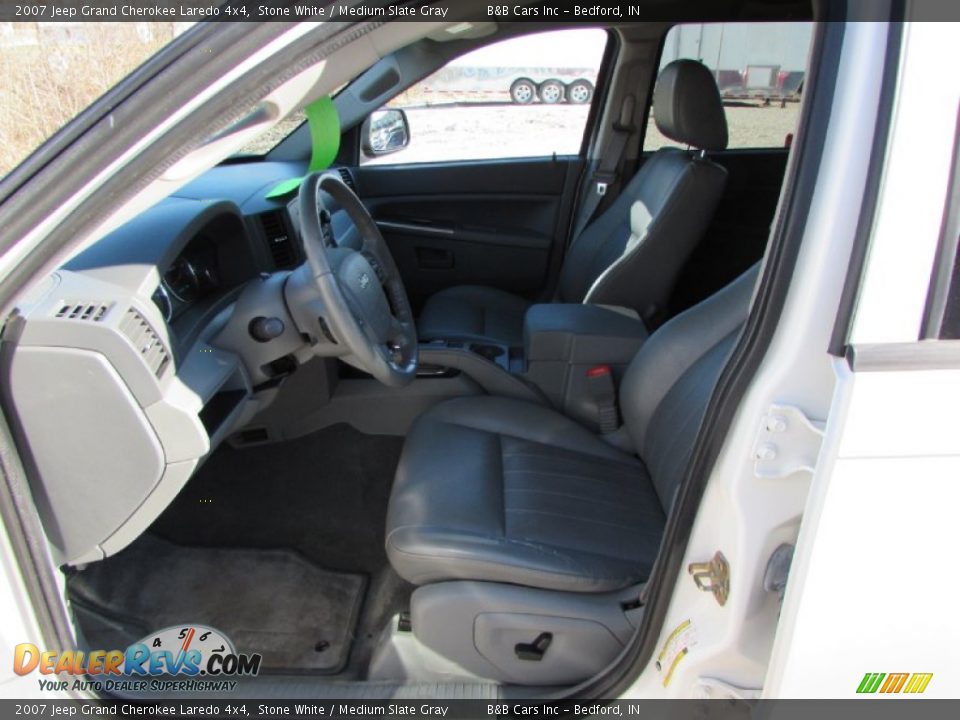 2007 Jeep Grand Cherokee Laredo 4x4 Stone White / Medium Slate Gray Photo #28