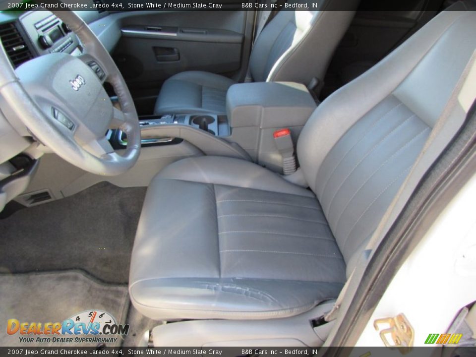 2007 Jeep Grand Cherokee Laredo 4x4 Stone White / Medium Slate Gray Photo #30
