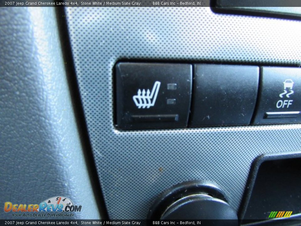 2007 Jeep Grand Cherokee Laredo 4x4 Stone White / Medium Slate Gray Photo #33