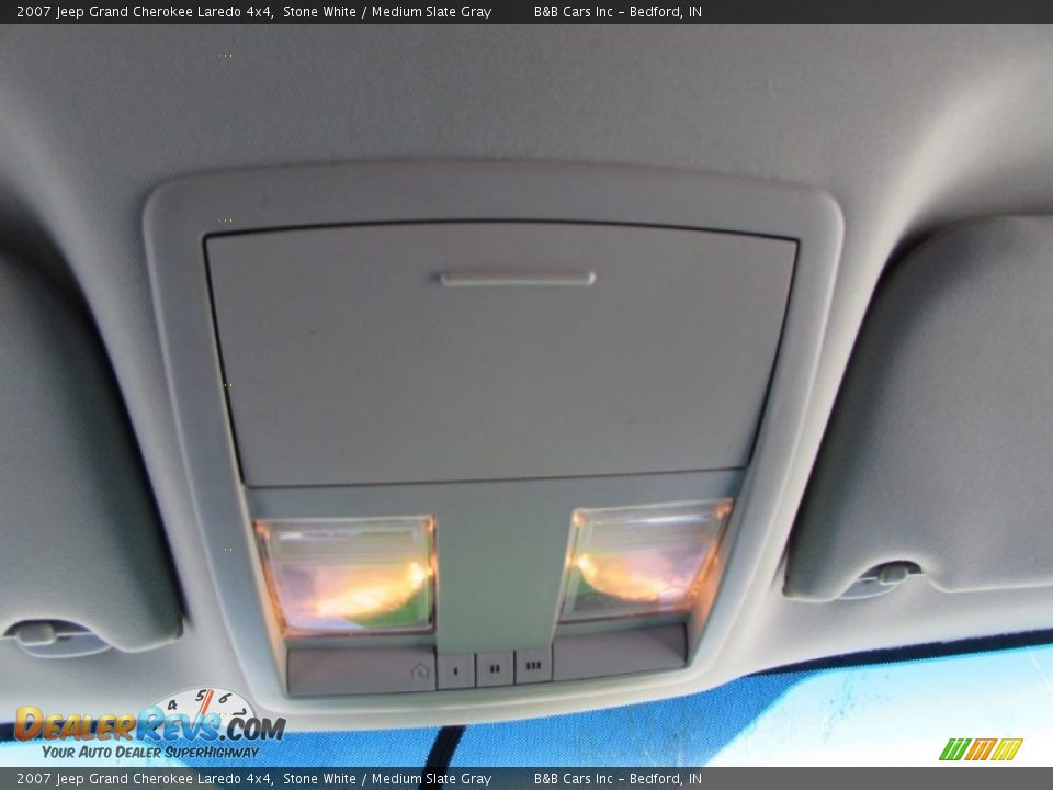 2007 Jeep Grand Cherokee Laredo 4x4 Stone White / Medium Slate Gray Photo #34
