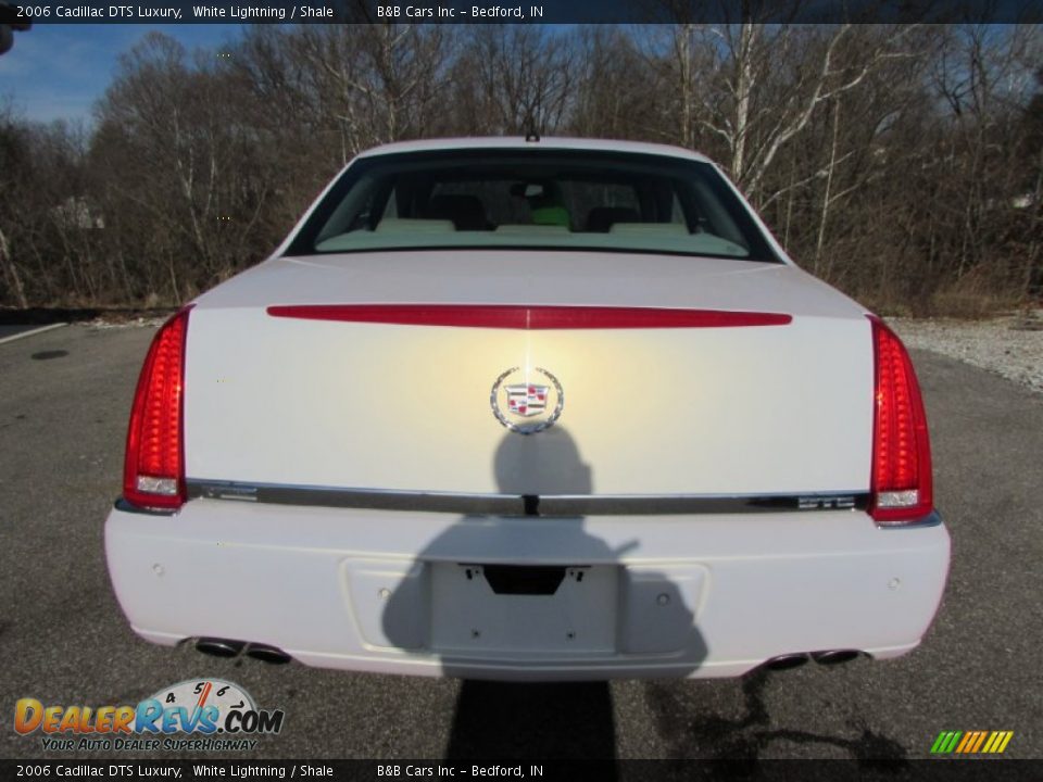 2006 Cadillac DTS Luxury White Lightning / Shale Photo #4