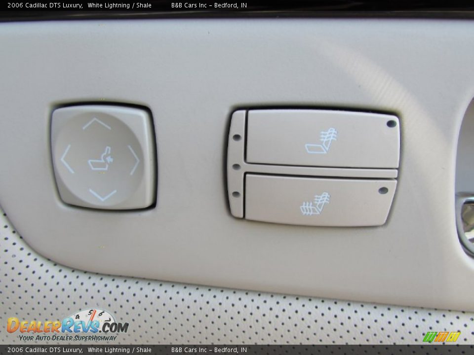 2006 Cadillac DTS Luxury White Lightning / Shale Photo #12