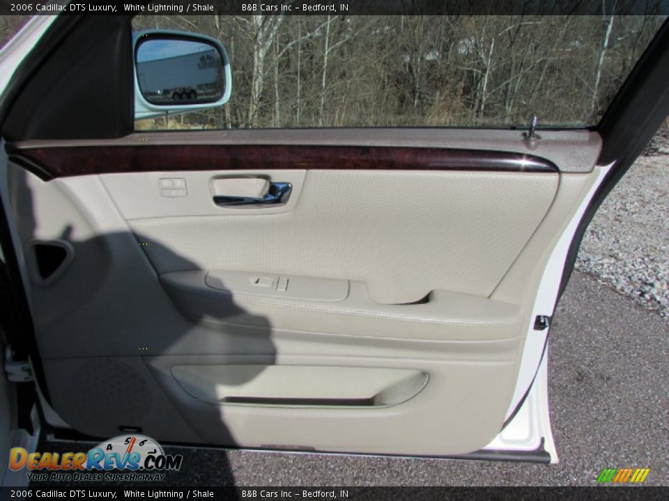 2006 Cadillac DTS Luxury White Lightning / Shale Photo #16