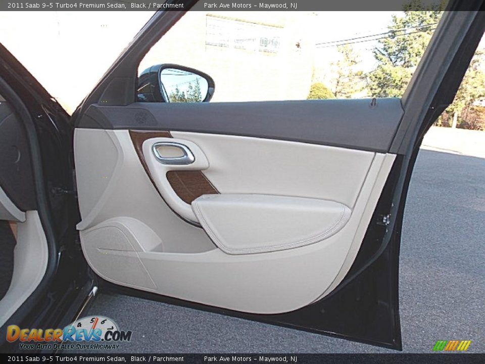 Door Panel of 2011 Saab 9-5 Turbo4 Premium Sedan Photo #18