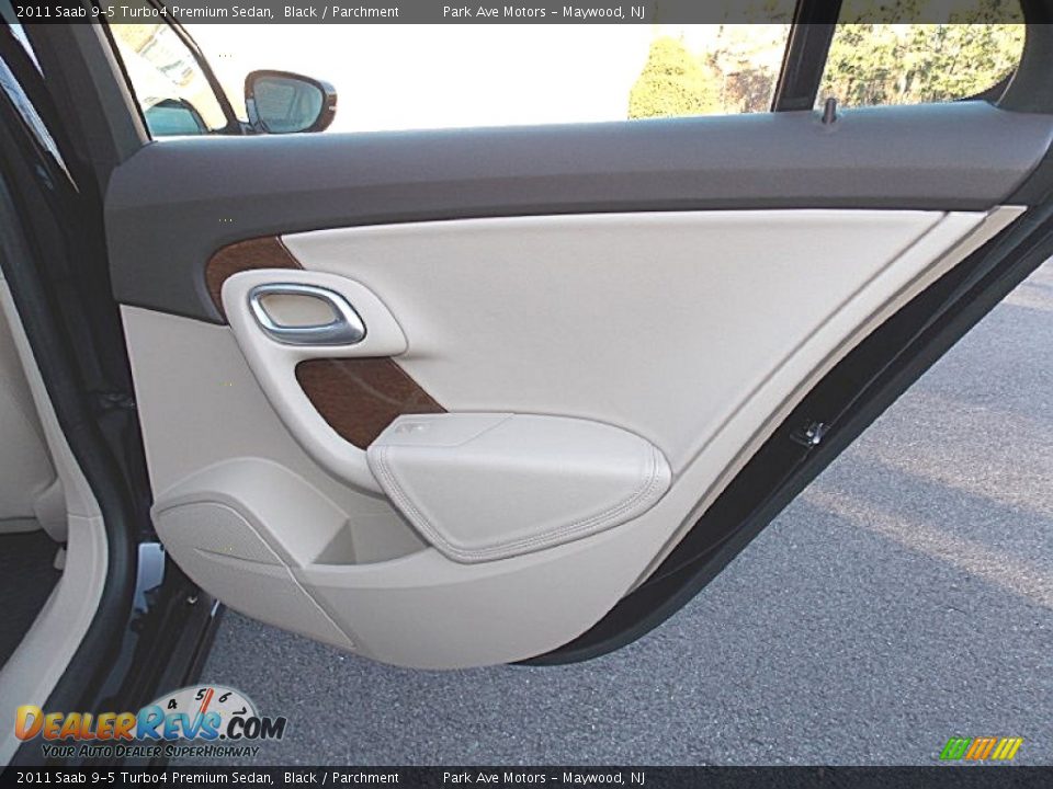 Door Panel of 2011 Saab 9-5 Turbo4 Premium Sedan Photo #21