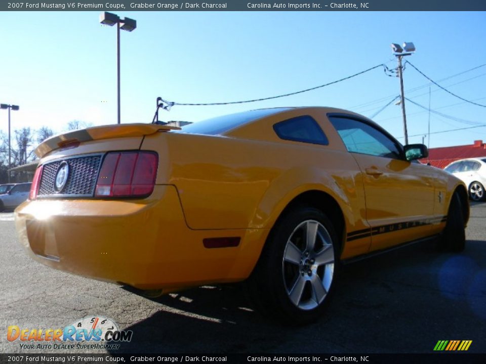 2007 Ford Mustang V6 Premium Coupe Grabber Orange / Dark Charcoal Photo #10