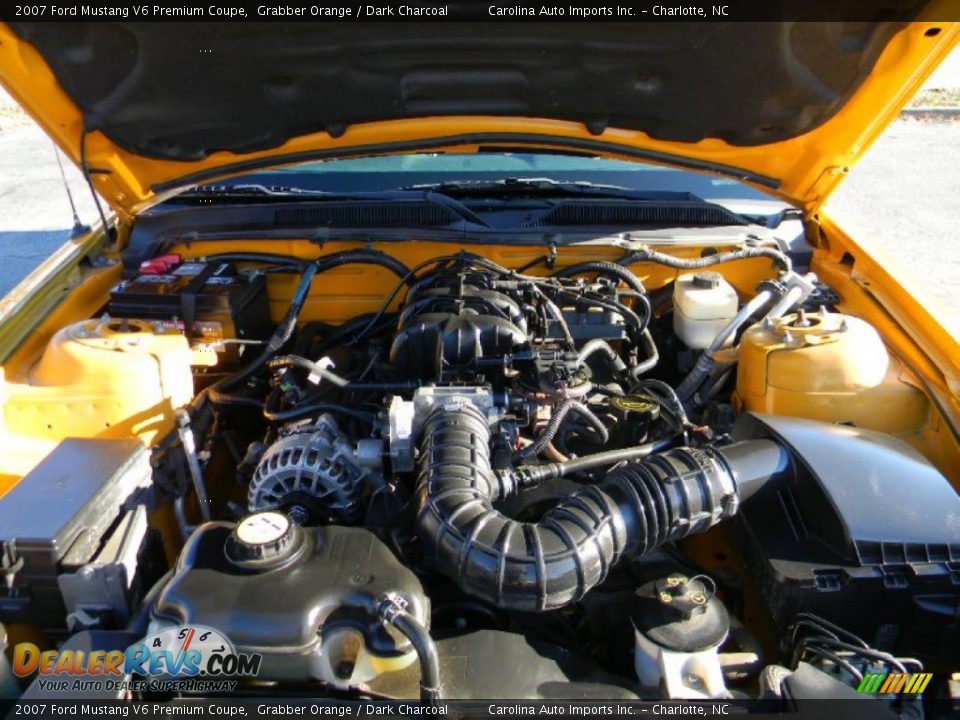 2007 Ford Mustang V6 Premium Coupe Grabber Orange / Dark Charcoal Photo #25