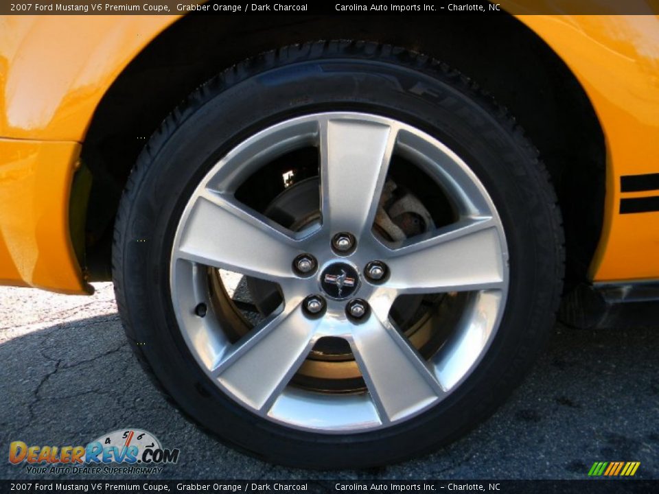 2007 Ford Mustang V6 Premium Coupe Grabber Orange / Dark Charcoal Photo #26