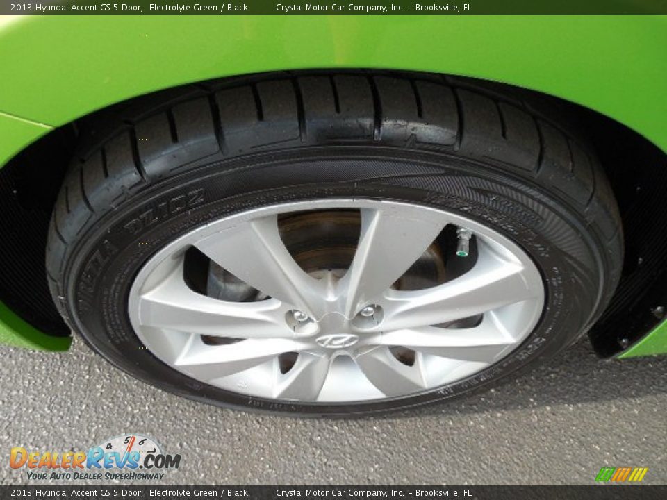 2013 Hyundai Accent GS 5 Door Electrolyte Green / Black Photo #15