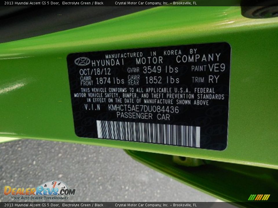 2013 Hyundai Accent GS 5 Door Electrolyte Green / Black Photo #23