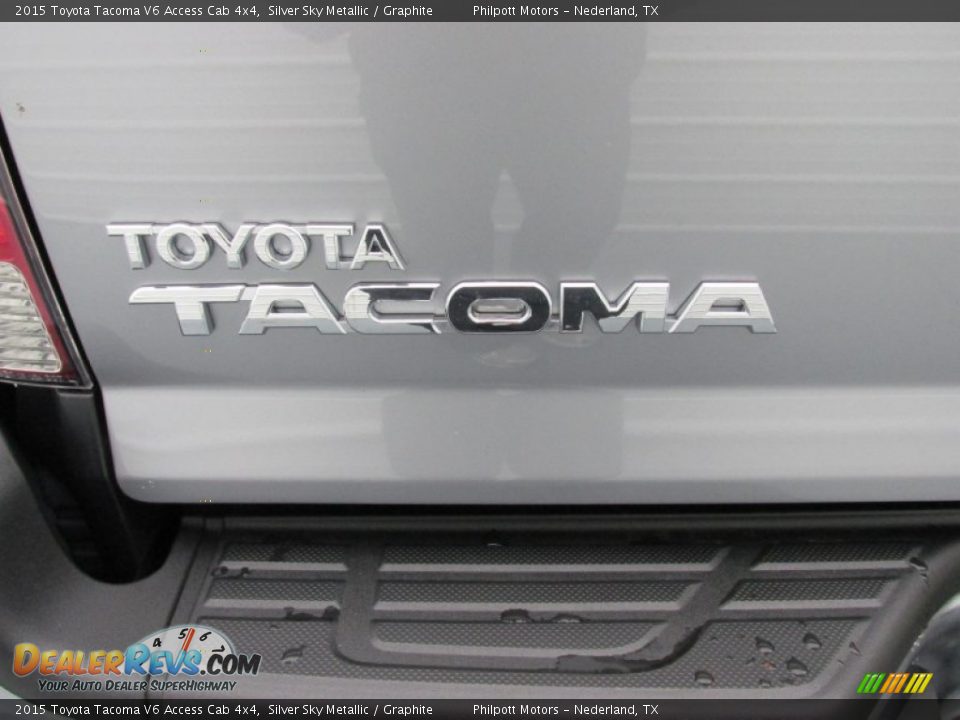 2015 Toyota Tacoma V6 Access Cab 4x4 Silver Sky Metallic / Graphite Photo #15
