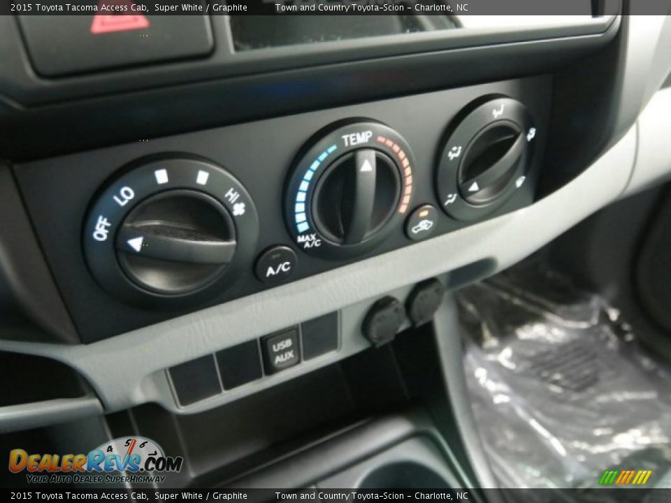 2015 Toyota Tacoma Access Cab Super White / Graphite Photo #19