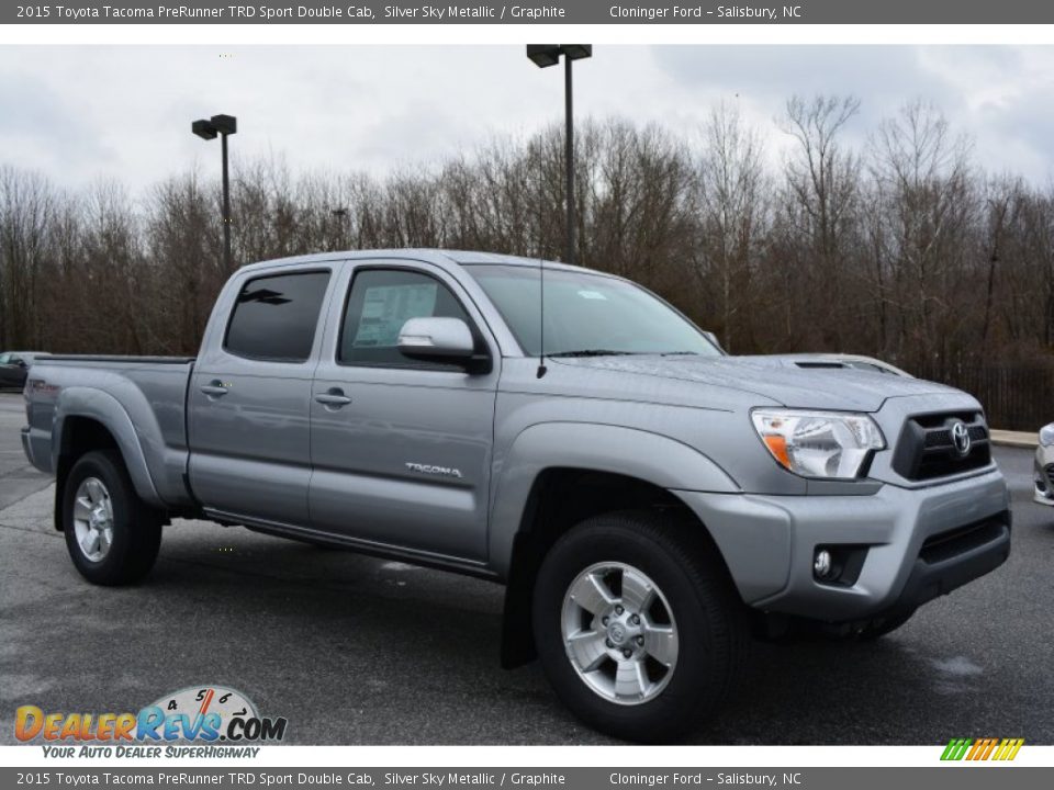 Front 3/4 View of 2015 Toyota Tacoma PreRunner TRD Sport Double Cab Photo #1