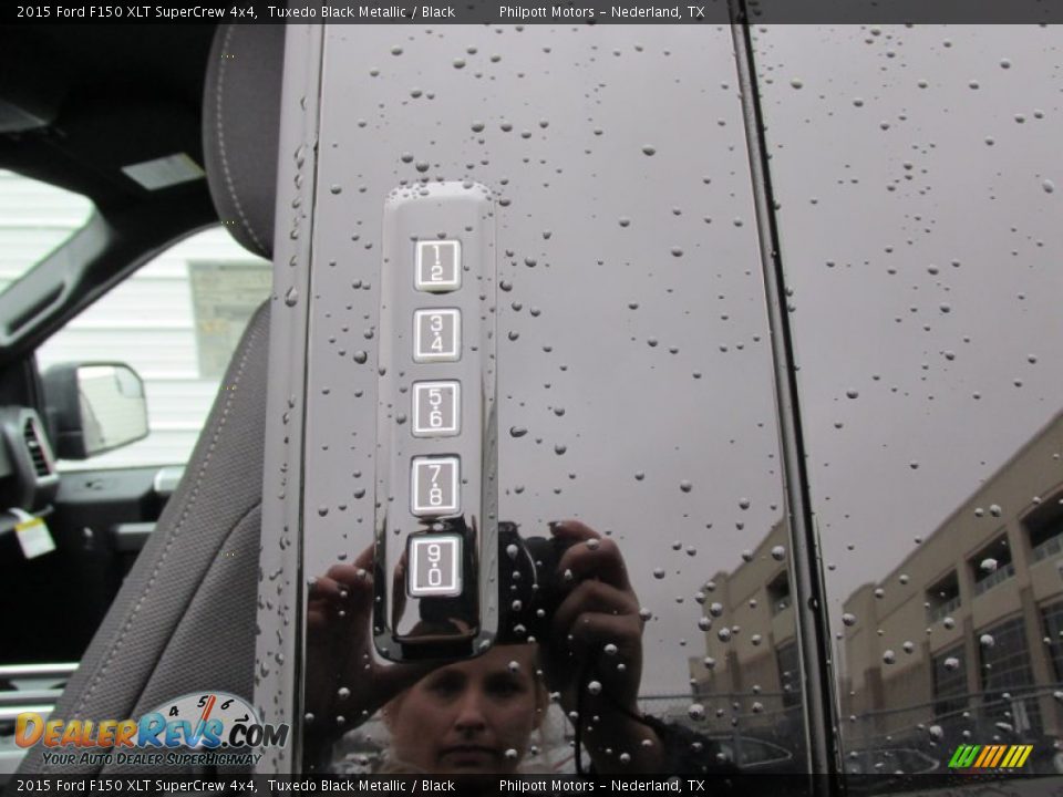 2015 Ford F150 XLT SuperCrew 4x4 Tuxedo Black Metallic / Black Photo #15