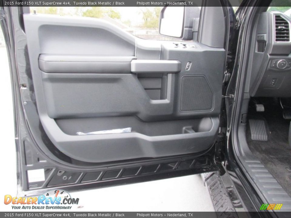 2015 Ford F150 XLT SuperCrew 4x4 Tuxedo Black Metallic / Black Photo #24